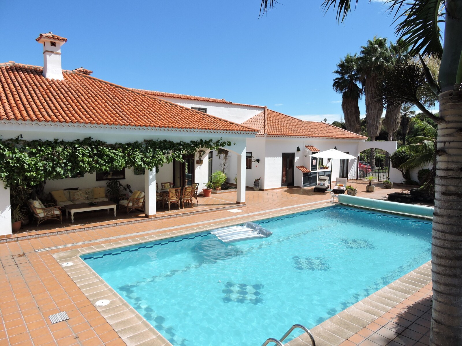 Casa Feliz's private pool and shaded terrace